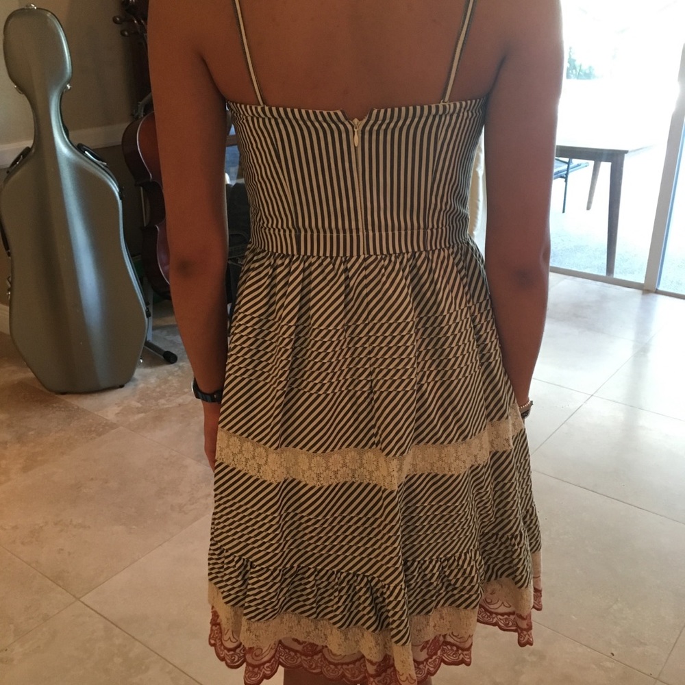 Dress - Picture 2 of 5